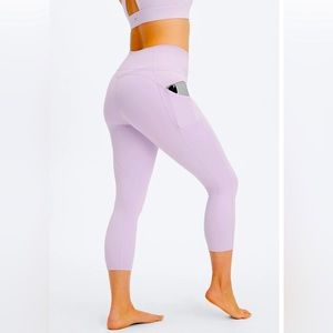 Fabletics High Waisted Capri Leggings